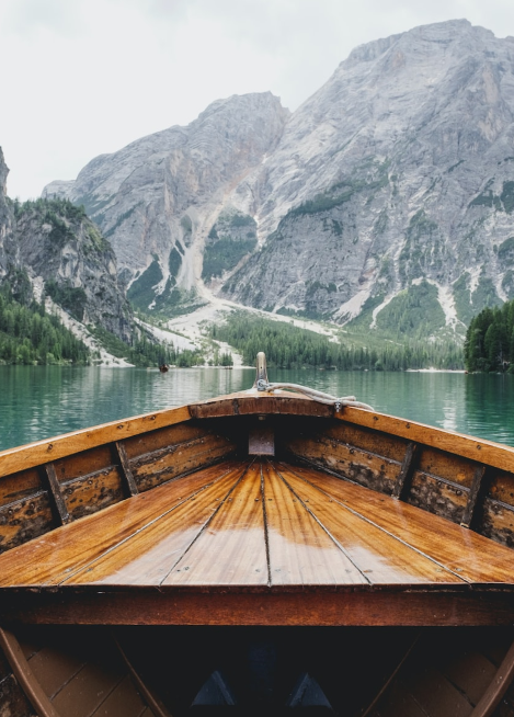 vista de dentro de um barco pequeno